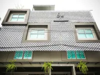 Get GuestHouse 2 ( Sangsri Soi 4) Hotels near Corazon Pub & Restaurant