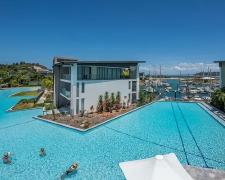 Absolute Waterfront Magnetic Island Hotels in Nelly Bay