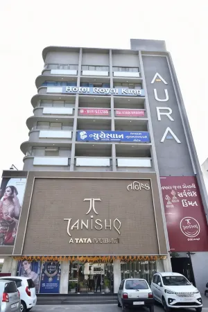 Hotel Royal Square by Sky Stays Отели рядом с достопримечательностью «The Adalaj Stepwell»