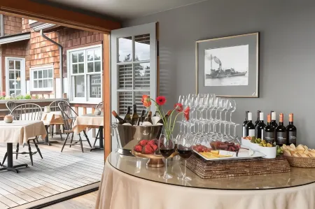 La Conner Channel Lodge