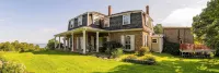 Elegant Bayview Victorian Home; walk to beach