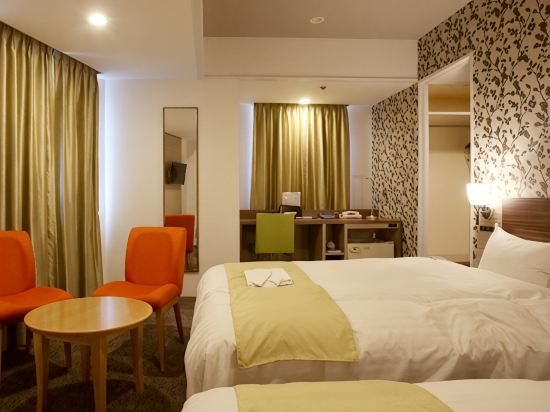 Hotel Crystal Plaza