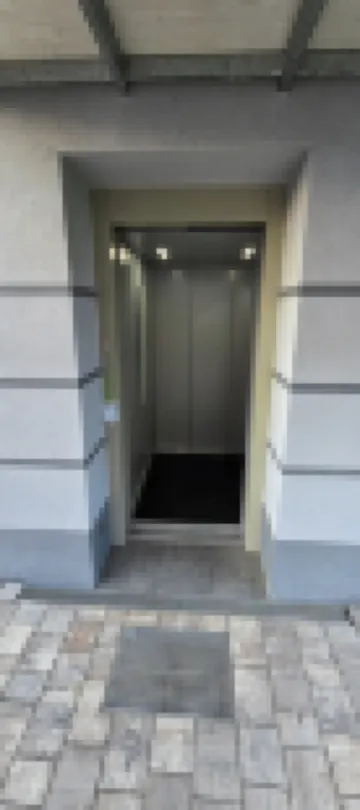 Moderne 3 Zimmer Wohnung Panorama mit Großem Balkon für 4P. + Wifi und Parkplatz