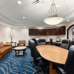 햄프턴 인 워터타운