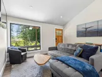 Romantic newly renovated beach cottage Hotels in Gualala