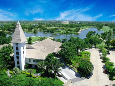 The Royal Gems Golf Resort Hotel in zona Wat Suan Kaew Foundation