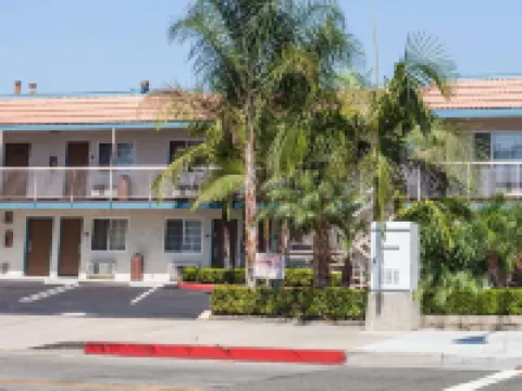 Travelodge by Wyndham Fullerton Near Anaheim Hoteles en Fullerton