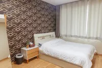 Yongin Pension the Rock Отели рядом с достопримечательностью «Yonin Natural Recreation Forest»