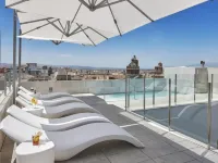 格拉納達五感套房飯店