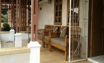 Villa Kota Bunga Anyelir