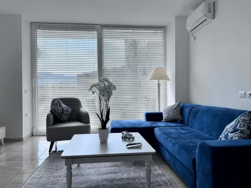 White Luxury Apartment - Apartments
