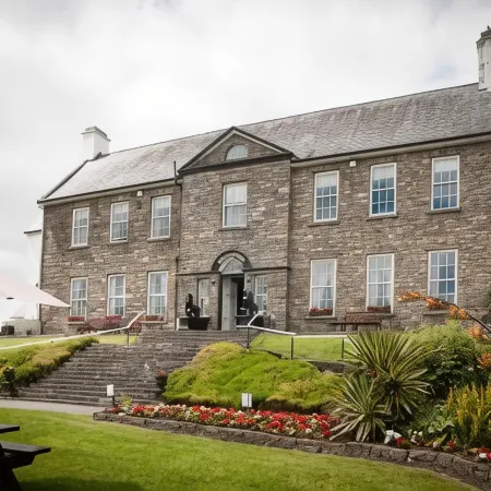 Falls Hotel & Spa