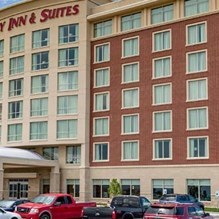 Drury Inn & Suites Charlotte Arrowood Отели рядом с достопримечательностью «Торговый центр SouthPark»