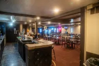 雪松酒店 - 小旅館