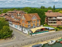 Uno Thames Hotel Maidenhead -Reopened Brand New Again -FREE PARKING Hotels in Maidenhead