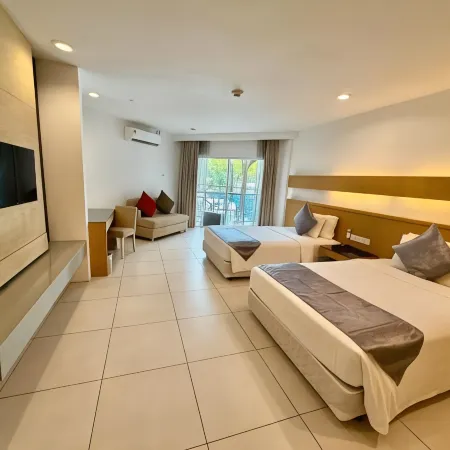 Century Langkasuka Resort Langkawi Отели рядом с достопримечательностью «Канатная дорога Лангкави»