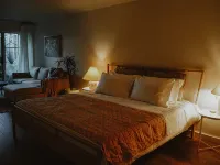 A quiet oceanfront hideaway on the shoreline of Nanoose Bay. Hotels in Nanaimo E