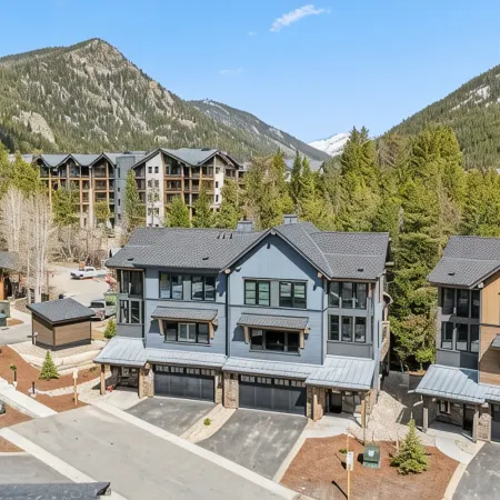 Luxurious 2025 build 4-bdrm townhome in Keystone - Closest to lifts w/ hot tub