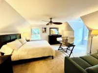 3 Br Retreat 1 Mile to Westerly Beaches!1 Bed King, 3 Queen Beds& Pull Out Sofa - 3つ星