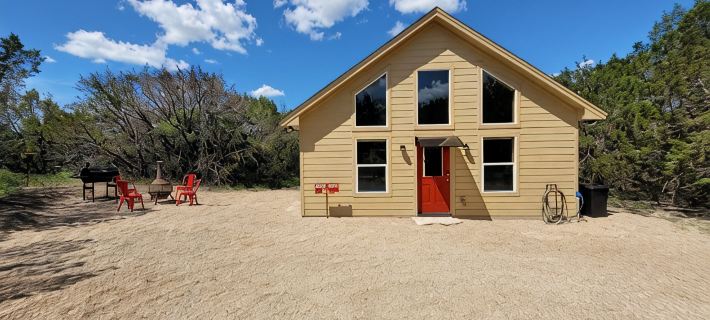 Slow Your Roll - Luxury cabin close to Granbury, Glen Rose, and Stephenville Hotels in Erath County