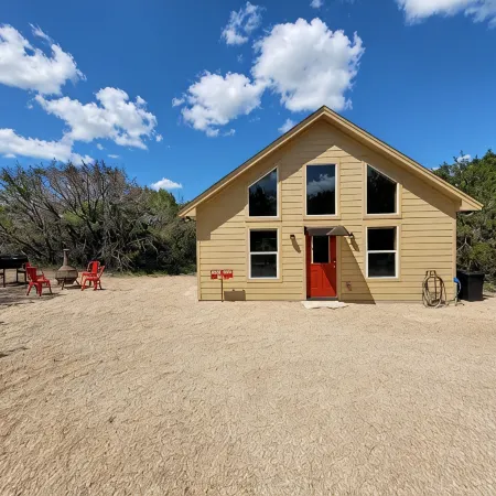 Slow Your Roll - Luxury cabin close to Granbury, Glen Rose, and Stephenville