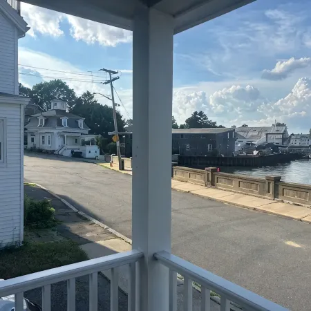 Waterfront 2 Bedroom Unit