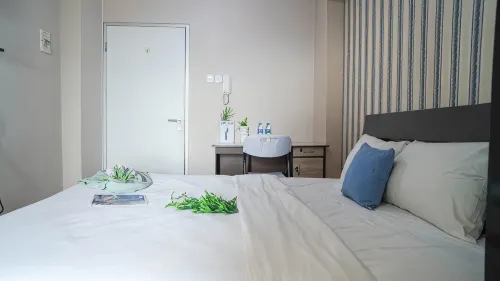 Studio near Baywalk Mall at Apartment Green Bay Pluit By Travelio - Alojamientos