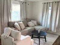 Tranquil and modern home in a quiet neighborhood Hotels in Newton
