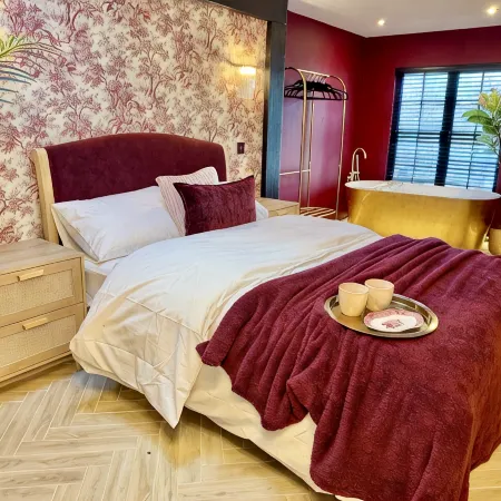 Boutique Studio Gold Bath In The Jewellery Quarter BHM