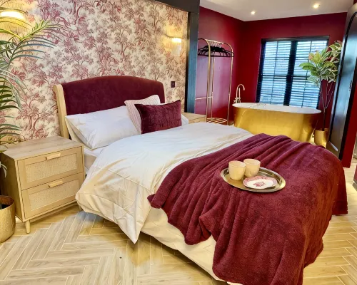 Boutique Studio Gold Bath In The Jewellery Quarter BHM Hotels near Shakespeare Express