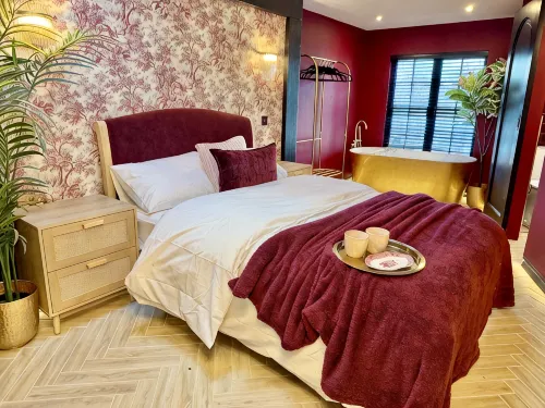 Boutique Studio Gold Bath In The Jewellery Quarter BHM - New