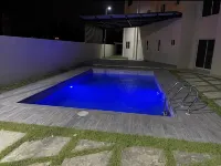 Chic Apt with Pool near Nightlife & Supermarkets Hotels in 