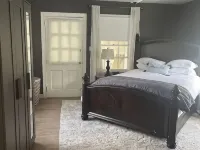 Cape Cod cottage close to Prembroke Creek Hotels in Edenton