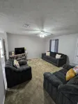 Ella's Place is a charming 3-bedroom house with AC, WiFi in East Columbus - 2성급