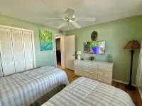 2BR/2BA South Naples Condo 렐리 호텔
