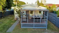 Hali'a - Renovated, 3 Bedroom Beach Cottage in Burleigh 5 mins walk to beach - Homestays