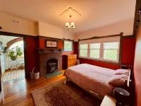 Arty Californian Bungalow Home in the Heart of Hobart - Bungalows