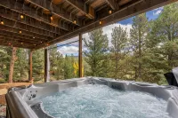LOG CABIN w/Mtn View, Hot Tub, & Fireplace! - Boutique