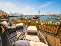 WATERFRONT Downtown Cottage w/ Beach