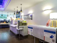 Ibis Budget Paris Porte de Montmartre - servizio colazione