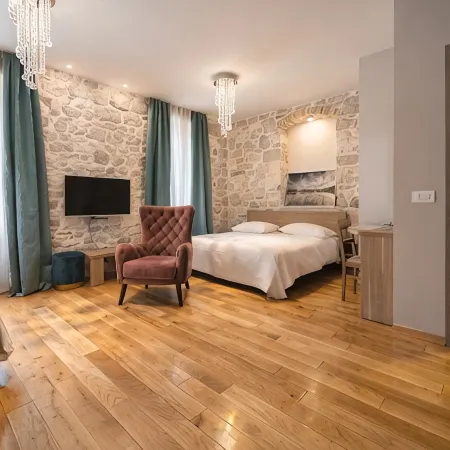 Tifani Luxury Rooms 2