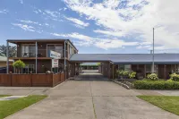 Ararat Motor Inn - parking
