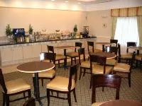 La Quinta Inn & Suites by Wyndham Norfolk - Desayuno