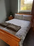 1 Bedroom apartment with a 5 minute walk into the town. Enclosed garden.