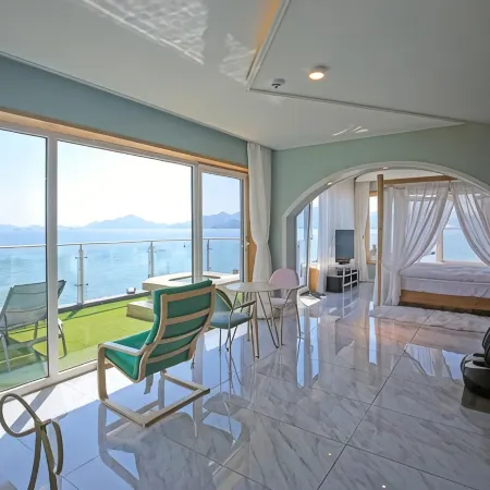 Namhae Bokkongii Seesru Ocean View Poolvilla