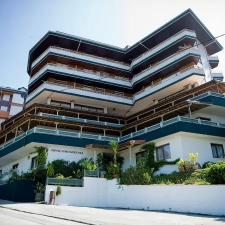 Hotel Montañés