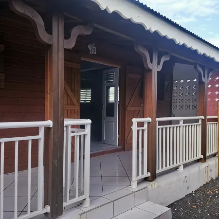 LABE KAZ KREYOL Creole house 5min from the sea, surf spot and town center