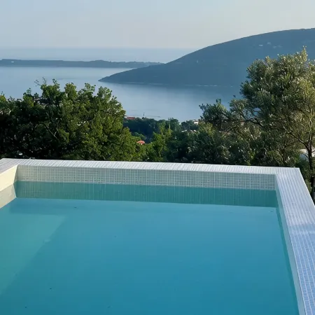 Dreamlike stone house by the sea: luxury with infinity pool and panoramic views Отели в г. Герцег-Нови