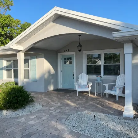Stroll to the Sea, Steps to the Village!Boat Docking, Kayaks, Heated Pool & Spa