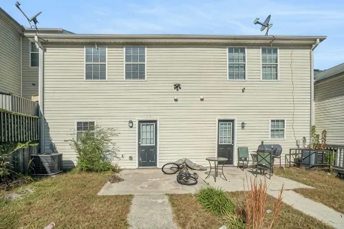 4-bedroom townhome in marvelous Conyers with WiFi, AC